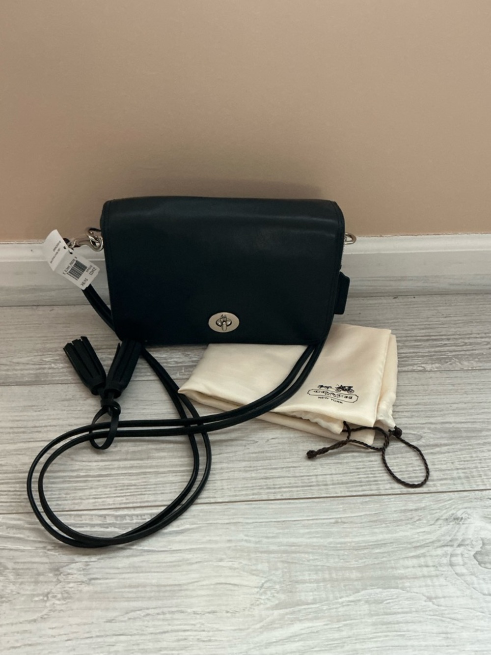Coach Black Leather Turnlock Crossbody Bag - Picture 2 of 8